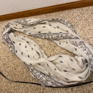 Women’s Scarf